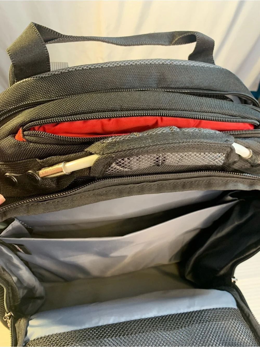 Uline Swiss Gear Black and Gray Men's Backpack - Durable Travel & Work Bag. EC